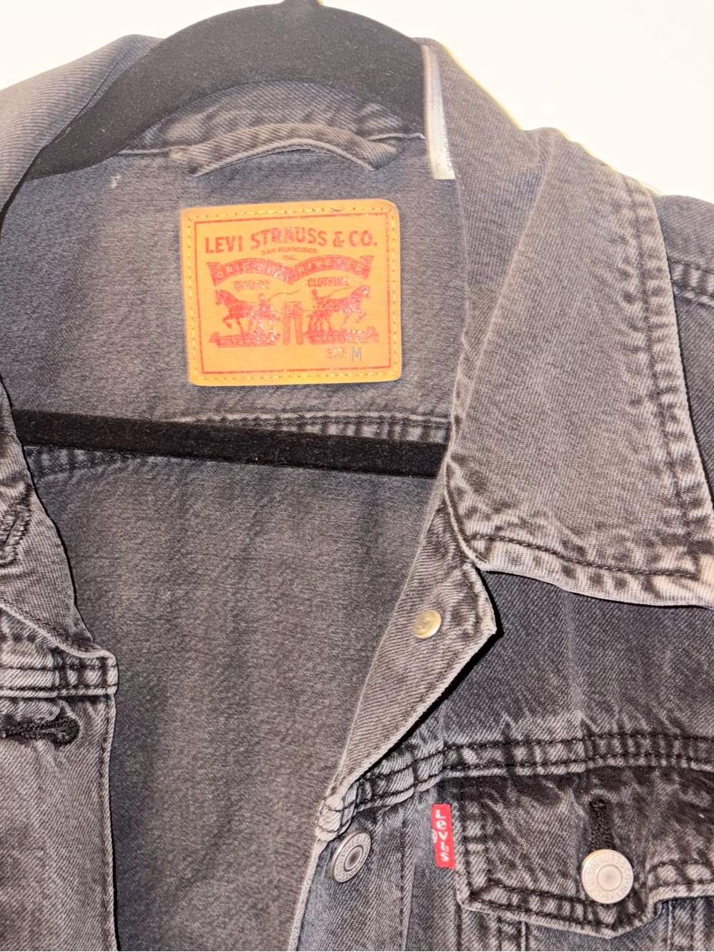 Levi's Washed Black Denim Jean Jacket - Picture 3 of 3
